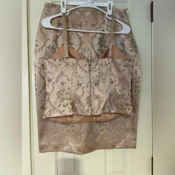 NWOT Kay Unger 2 Piece Beautiful Floral Top Blouse & Skirt Size 12 - Picture 2 of 12